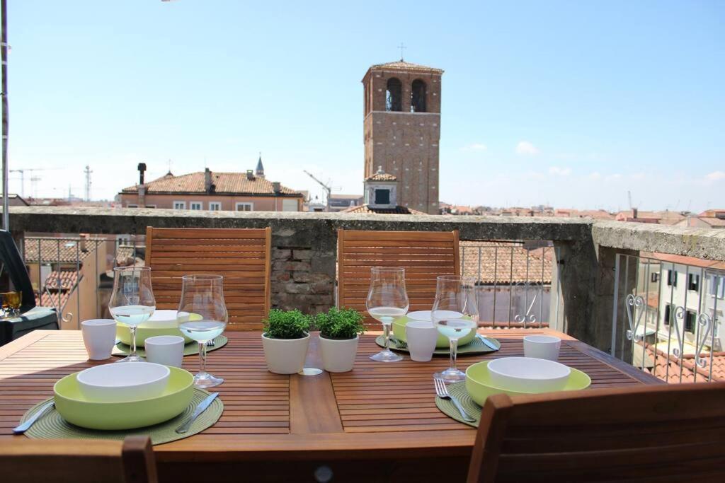 Apartment With Terrace In Chioggia'S Main Square Εξωτερικό φωτογραφία